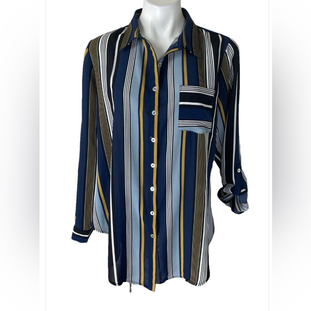 NWOT BEAUTIFUL STRIPED BUTTON DOWN BLOUSE